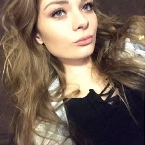 Meet your Posher, Alexis